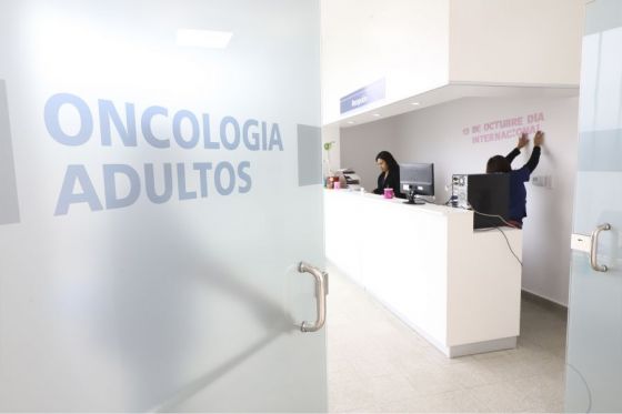 El gobernador Gustavo Sáenz recorrió las nuevas instalaciones del sector de Oncología para mujeres en el Hospital Público Materno Infantil que permitirán aumentar la capacidad de respuesta, la calidad del servicio y la comodidad de las pacientes