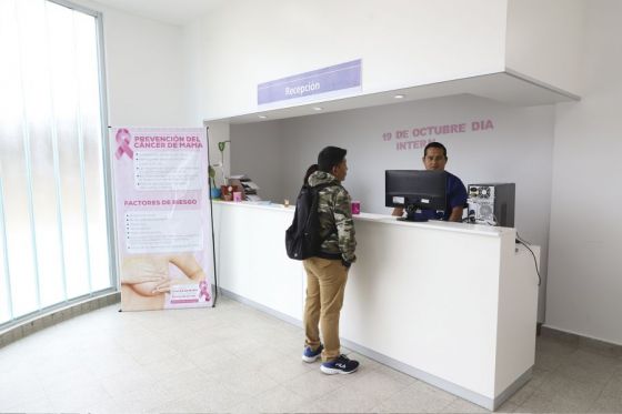 El gobernador Gustavo Sáenz recorrió las nuevas instalaciones del sector de Oncología para mujeres en el Hospital Público Materno Infantil que permitirán aumentar la capacidad de respuesta, la calidad del servicio y la comodidad de las pacientes