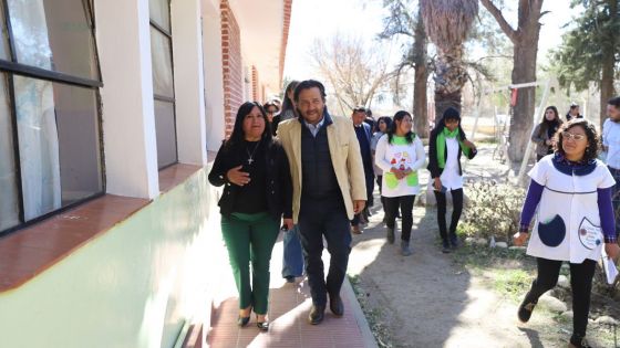 El gobernador Gustavo Sáenz anunció que en la escuela Normal N° 4.704 de Cafayate, la Provincia retomó obras para mejorar y ampliar la infraestructura de esa escuela, beneficiando directamente a unos 2 mil estudiantes