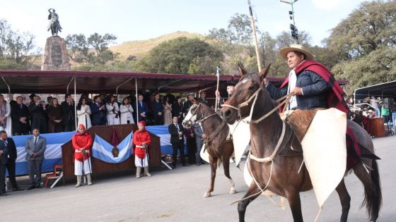 El gobernador Gustavo Sáenz y la vicepresidenta de la Nación Victoria Villarruel, encabezaron hoy los actos centrales en conmemoración del 203 aniversario de la muerte del general Martín Miguel de Güemes.