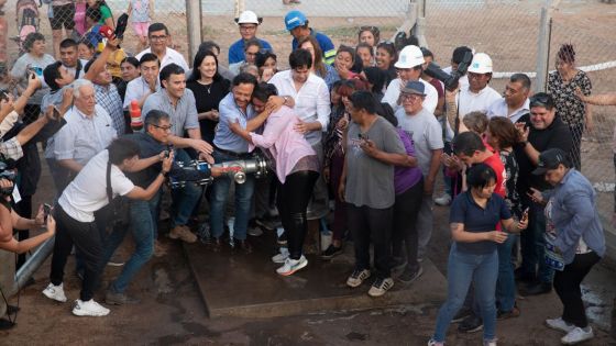 En Mosconi, Gustavo Sáenz inspeccionó los trabajos de perforación del primer pozo de agua de esa ciudad en el predio del Parque Industrial que beneficiará a más de 1.500 vecinos