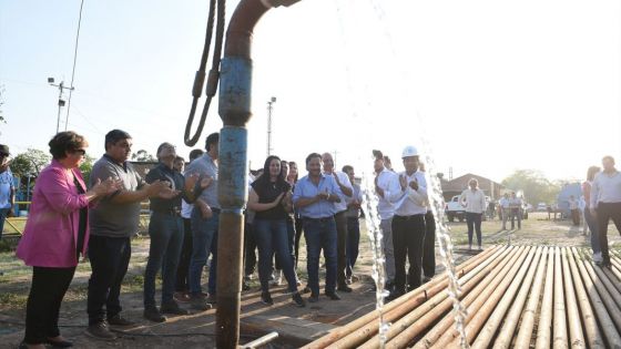 En Mosconi, Gustavo Sáenz inspeccionó los trabajos de perforación del primer pozo de agua de esa ciudad en el predio del Parque Industrial que beneficiará a más de 1.500 vecinos