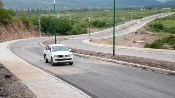 Se extiende por casi un kilómetro y medio entre avenida del Libertador hasta la rotonda en cercanías del club Gimnasia y Tiro sobre circunvalación Oeste