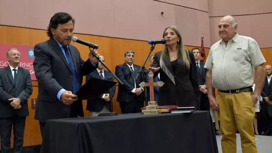 El gobernador Gustavo Sáenz encabezó en Casa de Gobierno el acto de asunción de los nuevos funcionarios del Ejecutivo Provincial.