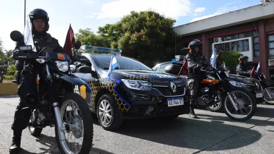 El Gobernador entregó 5 autos, 10 motocicletas y 1 minibús adquiridos con fondos provinciales