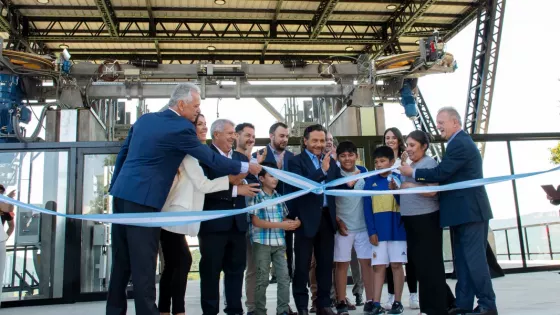 Salteños y visitantes pueden disfrutar de una nueva experiencia con una perspectiva y paisajes únicos de nuestra tierra. El Gobernador aseguró que “este Teleférico será orgullo de Salta y de los salteños”.