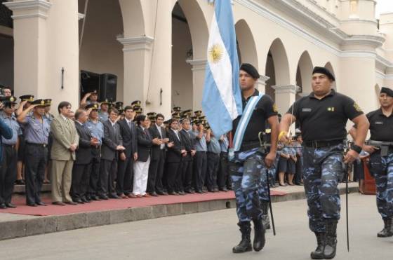 El Gobernador en el Acto de Ascenso de Policias de Salta 3