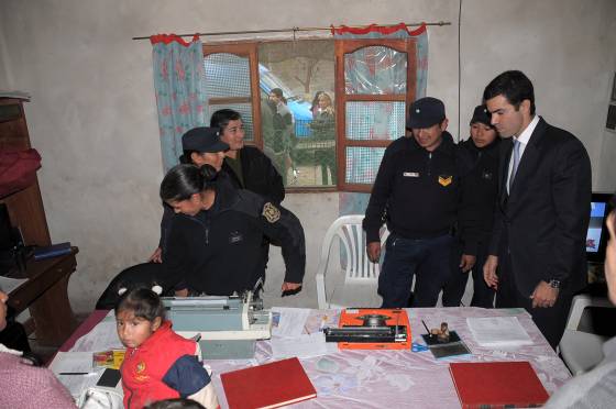 Gobernador en Centro de Documentación Rápida