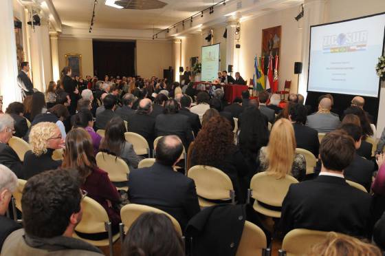 Gobernador en el Palacio San Martín de Cancillería Argentina.