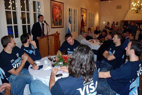 Gobernador con Selección Argentina de Básquet