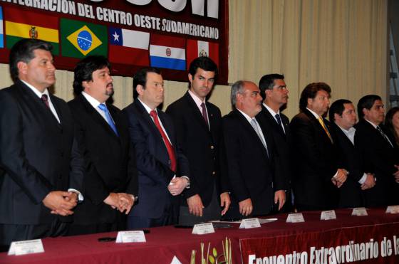 El gobernador Juan Manuel Urtubey presidió en Corrientes, la reunión extraordinaria de la Zicosur.