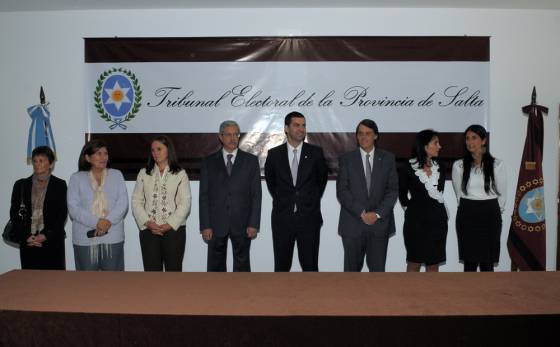 El gobernador Juan Manuel Urtubey encabezó el acto de inauguración de un depósito y varias oficinas del Tribunal Electoral.