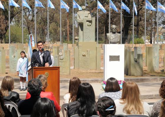 Urtubey reconoció el trabajo docente, destacó avances en el área y fijó nuevas pautas educativas.