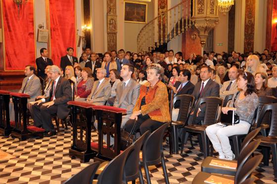 El gobernador Juan Manuel Urtubey participó en la Catedral Basílica del Solemne Triduo de Pontificales en honor a los patronos tutelares de Salta, el Señor y la Virgen del Milagro.