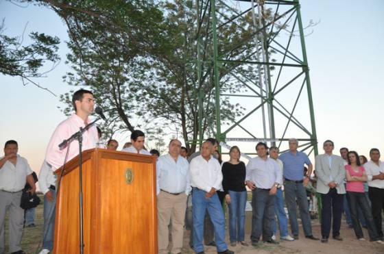 El gobernador Urtubey inauguró un pozo de agua en la escuela del paraje Las Margaritas.