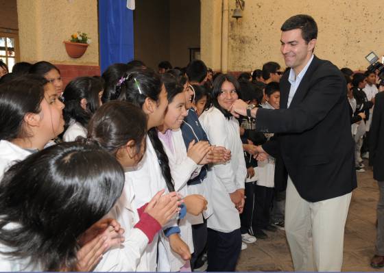 Obras de infraestructura educativa inauguró el gobernador Urtubey en las escuelas Francisco de Gurruchaga y 4.808 de Rosario de Lerma.