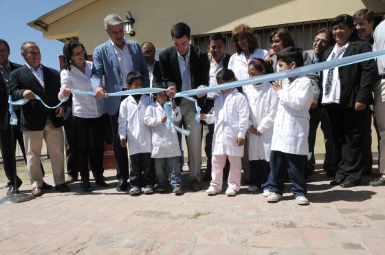 Obras de infraestructura educativa inauguró el gobernador Urtubey en las escuelas Francisco de Gurruchaga y 4.808 de Rosario de Lerma.