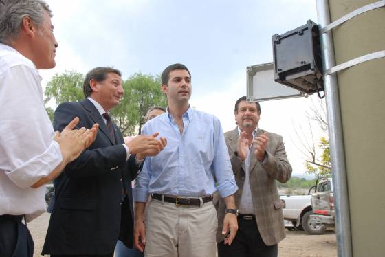 El gobernador Urtubey entregó netbooks para escuelas de la Caldera.