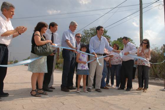 El gobernador Urtubey entregó netbooks para escuelas de la Caldera.