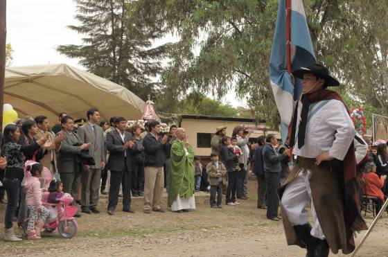 El gobernador Juan Manuel Urtubey acompañó a la comunidad de Finca Las Costas en los festejos patronales en honor de Ntra. Señora del Rosario de Pompeya.