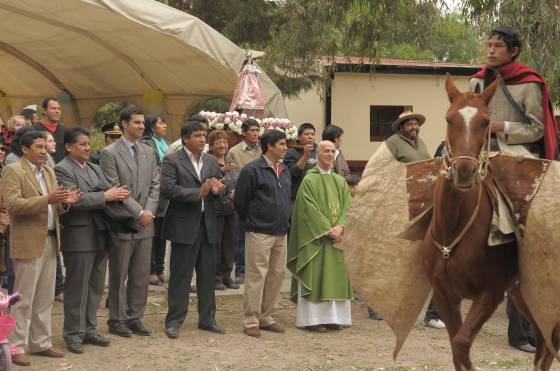 El gobernador Juan Manuel Urtubey acompañó a la comunidad de Finca Las Costas en los festejos patronales en honor de Ntra. Señora del Rosario de Pompeya.