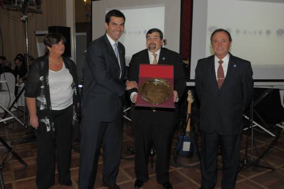 El Gobernador asistió a los festejos por el 105° aniversario de la Cámara de Comercio e Industria.