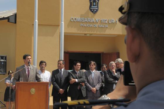 El gobernador Juan Manuel Urtubey inauguró la comisaría 102, ubicada en Atocha, que mejorará el servicio de seguridad para residentes en este sector del municipio de San Lorenzo.