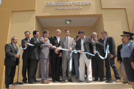 El gobernador Juan Manuel Urtubey inauguró la comisaría 102, ubicada en Atocha, que mejorará el servicio de seguridad para residentes en este sector del municipio de San Lorenzo.