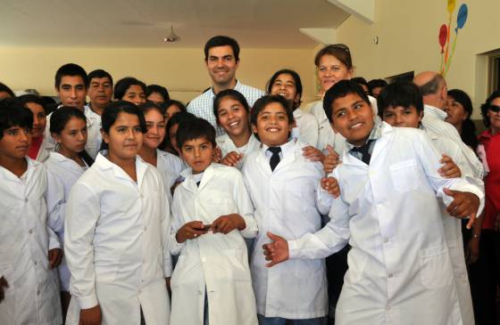 El gobernador Juan Manuel Urtubey inauguró la escuela 4.815 de la misión wichi Lewetes de Los Ranchitos, ubicada en Los Blancos (departamento Rivadavia).