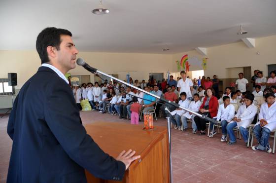 El gobernador Juan Manuel Urtubey inauguró la escuela 4.815 de la misión wichi Lewetes de Los Ranchitos, ubicada en Los Blancos (departamento Rivadavia).