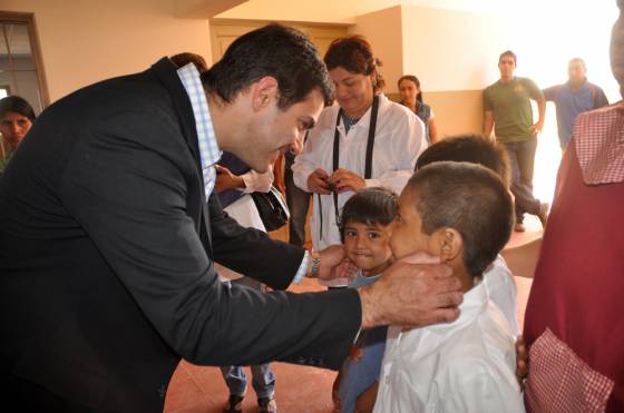 El gobernador Juan Manuel Urtubey inauguró la escuela 4.815 de la misión wichi Lewetes de Los Ranchitos, ubicada en Los Blancos (departamento Rivadavia).