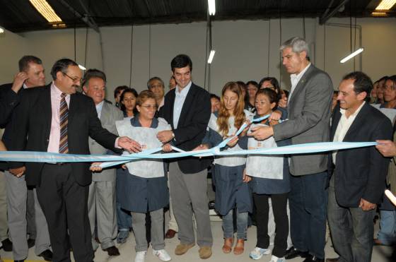 Urtubey inauguró una fábrica textil en Tartagal