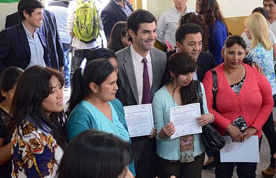 El Estado provincial incorporó hoy a 89 ordenanzas de escuelas de Salta a su planta permanente