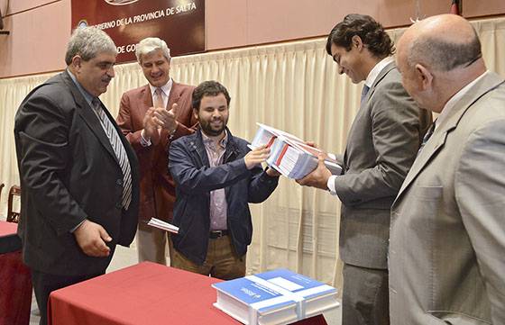 Salta es pionera en disponer de una Constitución accesible en sistema Braille