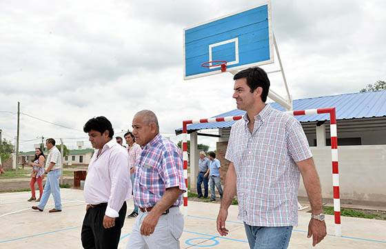 El Gobernador inspeccionó playones deportivos, pavimento e insfraestructura sanitaria en Joaquín V. González