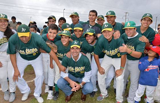 Urtubey inauguró el nuevo predio de Atléticos Béisbol Club y reiteró que continúa trabajando por el deporte en Salta