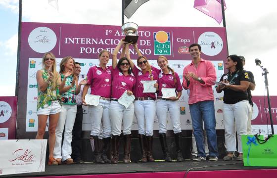 El Gobernador entregó la copa a las ganadoras del Torneo Internacional de Polo Femenino