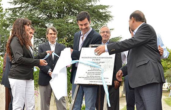 Urtubey inauguró un nuevo centro de documentación rápida y ratificó la misión del Gobierno como proveedor de servicios