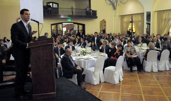 Gobernador en la Unión Industrial de Salta