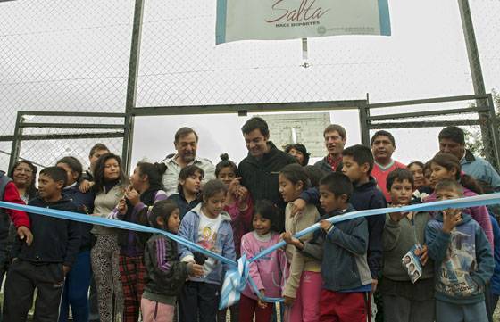 Urtubey inauguró hoy dos Polideportivos en barrio Juan Calchaquí