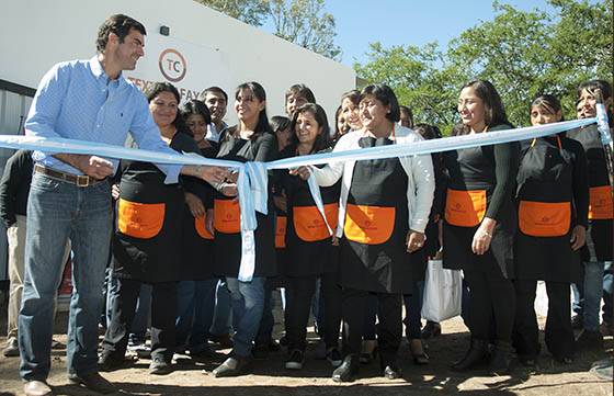 Urtubey inauguró la segunda fábrica social y recorrió Cafayate