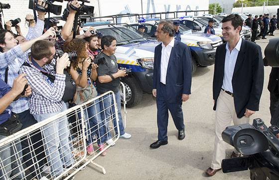 Urtubey y Scioli entregaron móviles policiales en San Ramón de la Nueva Orán