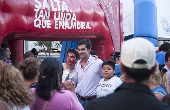 El Gobernador recorrió el Centro de Atención Ciudadana instalado para los cafayateños