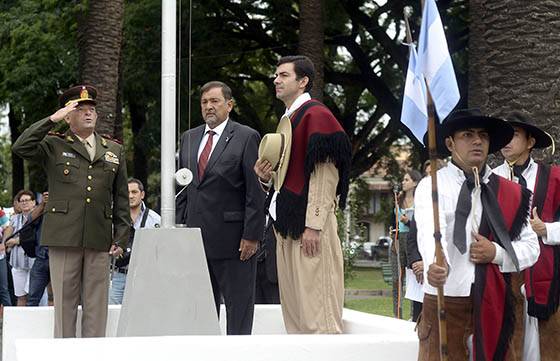 Urtubey junto a Isa en el acto por la Batalla de Salta en Plaza Belgrano. Salta rinde homenaje a Belgrano en el marco de la Batalla de Salta