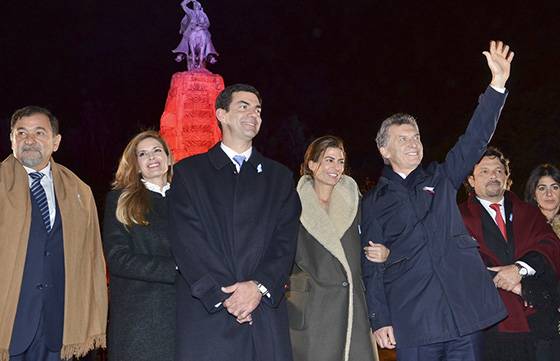 Urtubey y Macri encabezaron una histórica vigilia en honor a Martín Miguel de Güemes