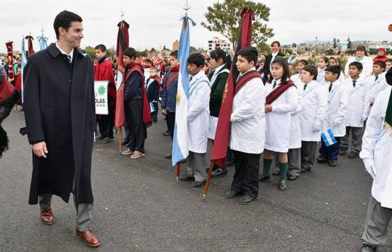 Más de 500 alumnos prometieron lealtad a la Bandera