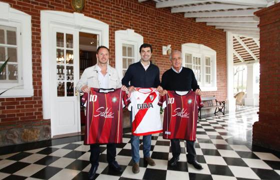 Urtubey recibió a dirigentes de River Plate en la residencia oficial de Finca Las Costas