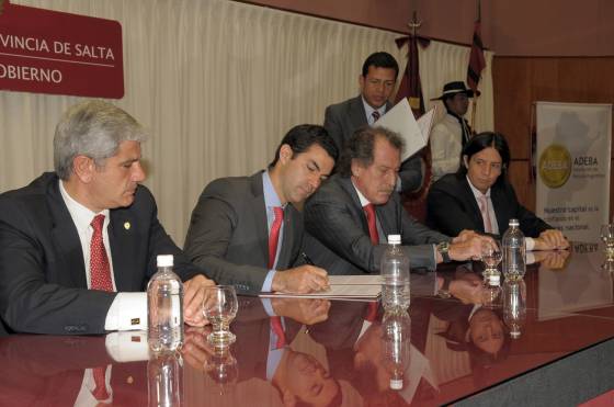 Firma de convenio con ADEBA