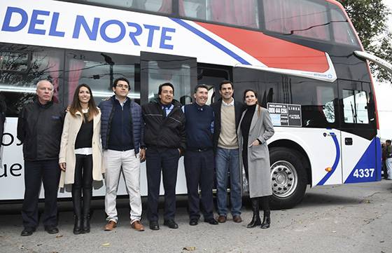 Urtubey participó en la presentación de las nuevas unidades de La Veloz del Norte