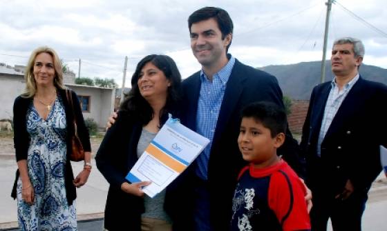 Entrega de viviendas en barrio Solidaridad